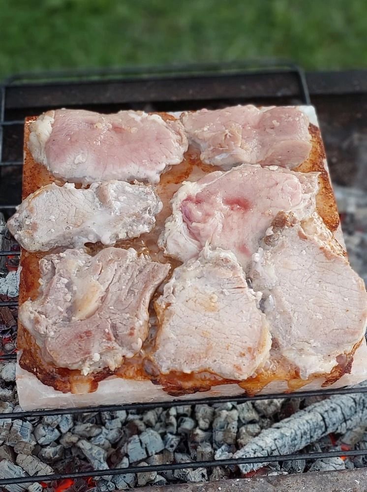 Плитка из гималайской розовой соли 200x200x25 мм шлифованная (с пазом) фотография