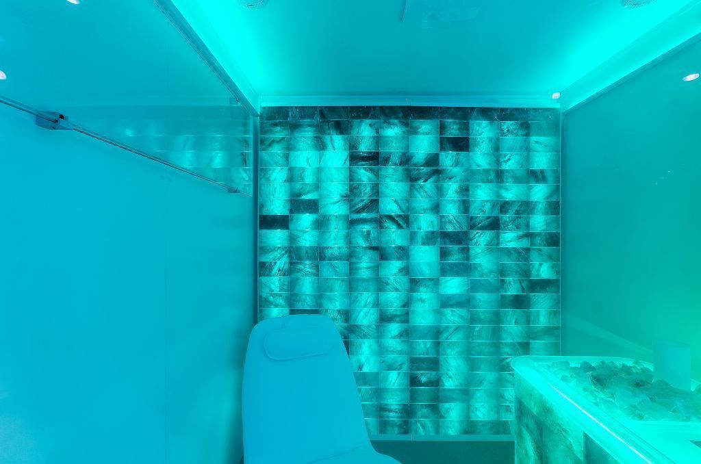 Соляная стена Himalaya c RGB подсв. (вертикально) 2200х1000 мм фотография