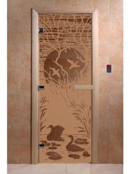 Стеклянная дверь для бани и сауны с рисунком ЛЕБЕДИНОЕ ОЗЕРО, коробка осина, бронза матовая, 8 мм, 3 петли хром, квадратные 1800х800 мм (по коробке) фотография
